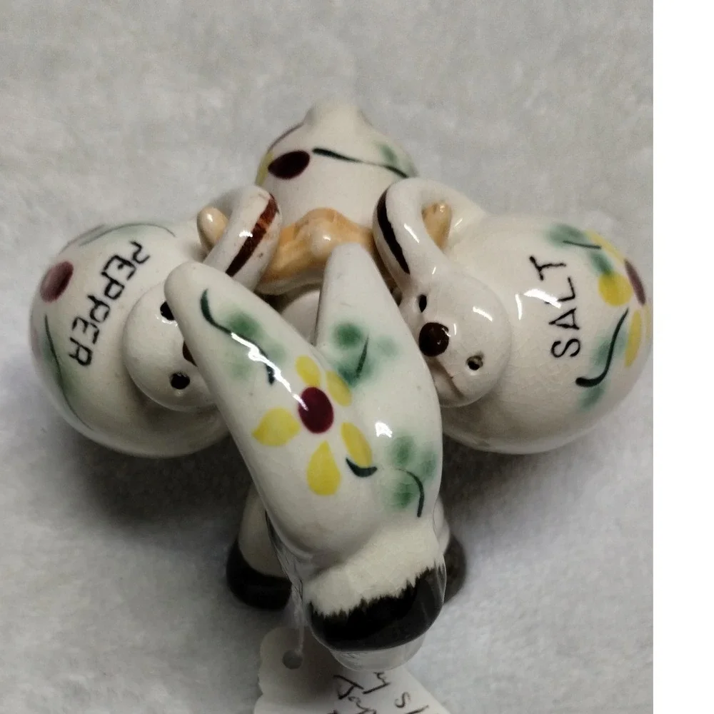 Vintage Donkey Salt and‎ Pepper Shakers Ceramic Novelty Kitchen Decor